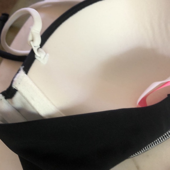 😎 🖤 VS Bikini 🖤 - Picture 5 of 10